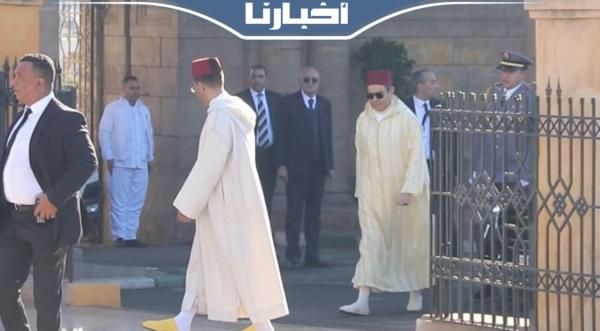 لحظة وصول الأمير مولاي رشيد لحضور جنازة الراحل آيت إيدر